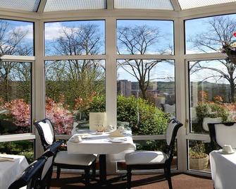 Hillcrest Hotel - Lincoln - Dining room