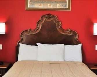 A Nights Inn - Ridgecrest