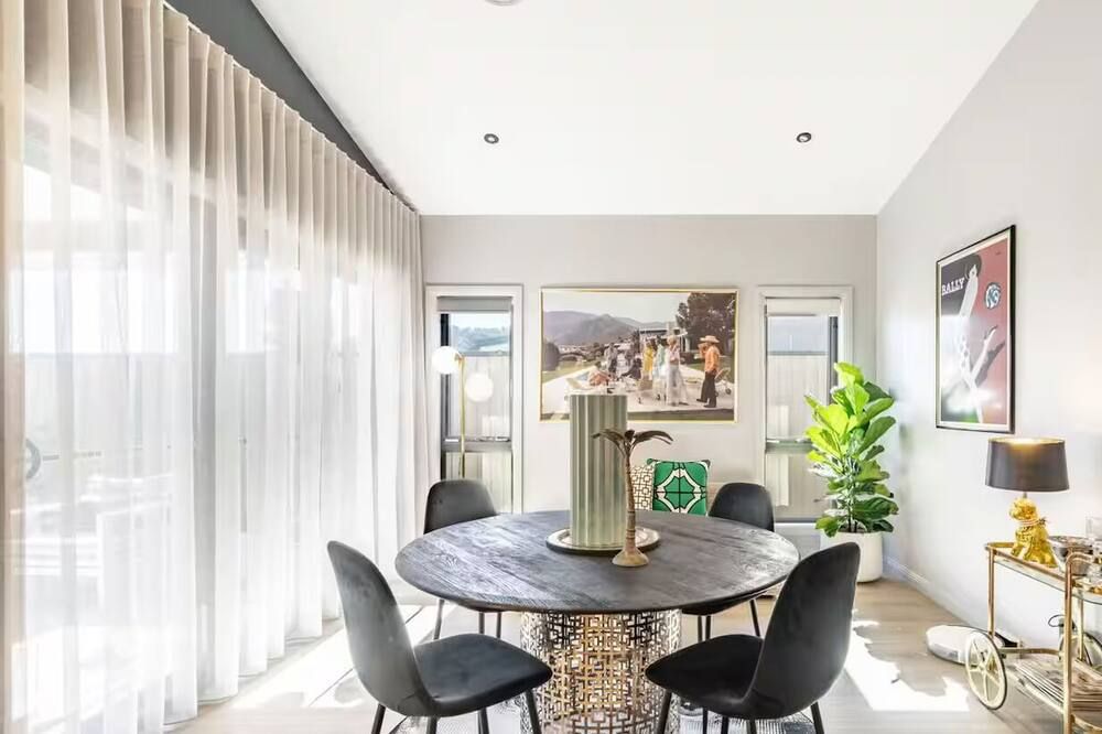 Casa Del Vogue | Luxury | Lithgow Blue Mountain - Lithgow - Jídelna
