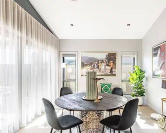 Casa Del Vogue | Luxury | Lithgow Blue Mountain - Lithgow - Jídelna