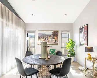 Casa Del Vogue | Luxury | Lithgow Blue Mountain - Lithgow - Jídelna