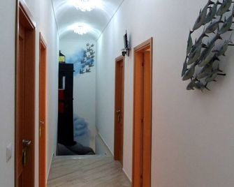 Clelia's Boutique Rooms & Suites - La Maddalena - Pasillo