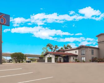 Motel 6 Beaumont Tx - Beaumont - Edificio