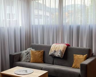 Mountain Moments Tannheim - Familie Weber - Tannheim - Wohnzimmer