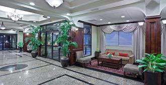 La Quinta Inn & Suites by Wyndham Downtown Conference Center - Little Rock - Lobby