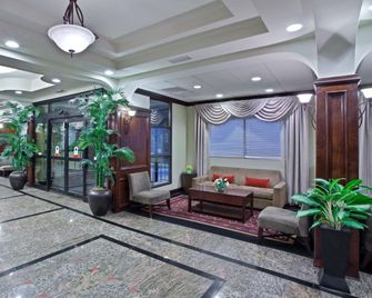 La Quinta Inn & Suites by Wyndham Downtown Conference Center - Little Rock - Reception