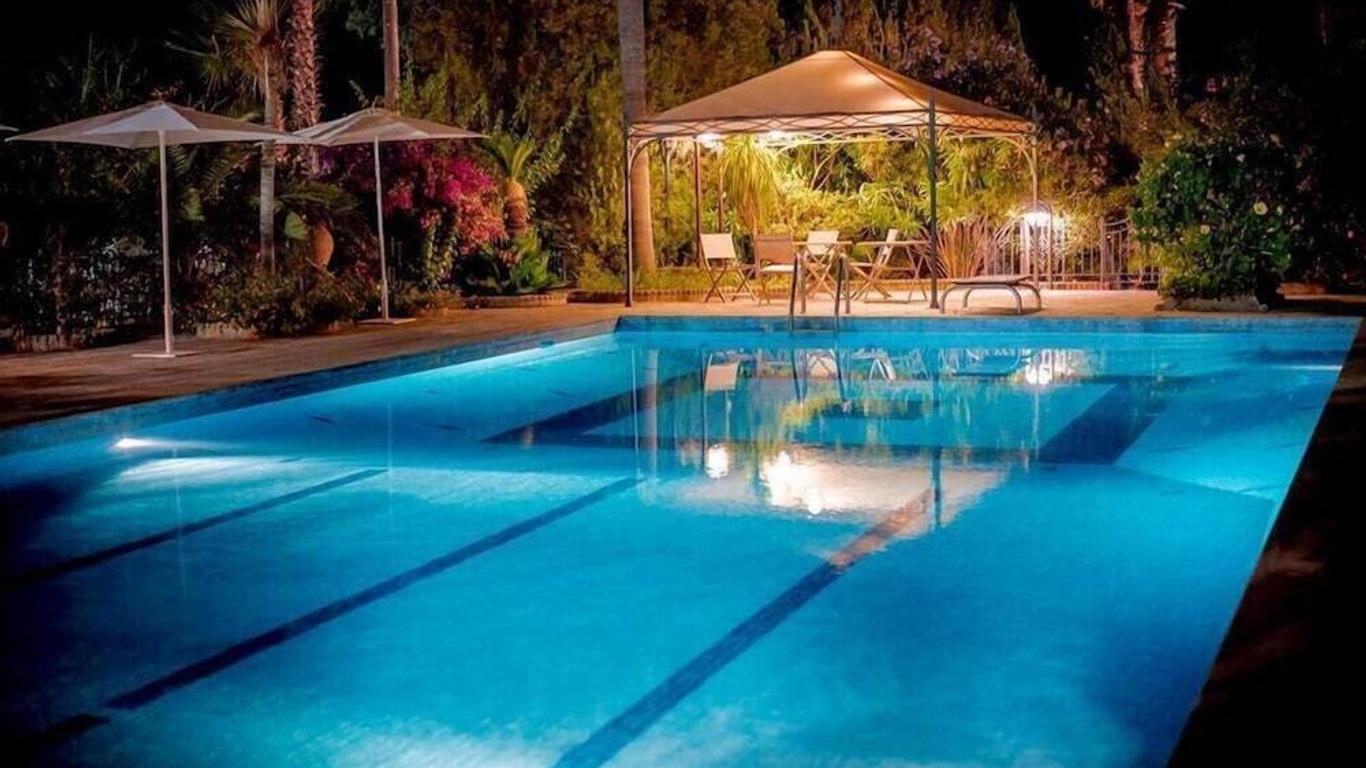 Villa Laura Resort