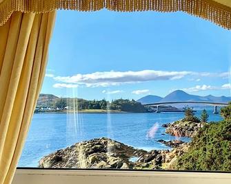 Lochalsh Hotel - Kyle - Balcony