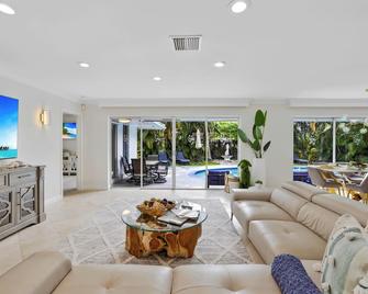 Chic 3 BR Villa with Private Pool – Fort Lauderdale - Fort Lauderdale - Soggiorno