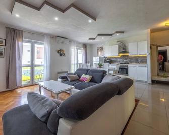 Apartments Julijana - Makarska - Sala de estar