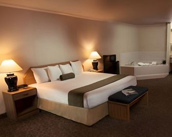The Redwood Riverwalk Hotel - Fortuna