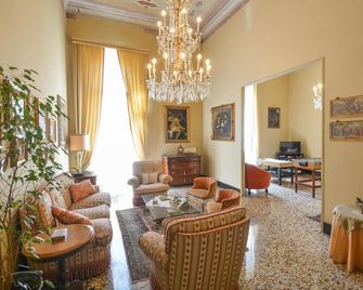 Nice Apartment In Genova Sestri Ponente - Γένοβα - Σαλόνι