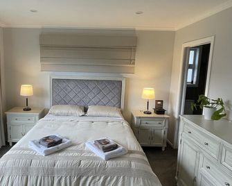 Private Ensuite With Spa In Upper Hutt - Upper Hutt - Camera da letto