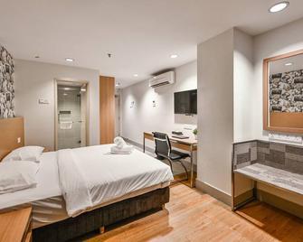 Hotel Pudu Plaza Kuala Lumpur - Kuala Lumpur - Schlafzimmer