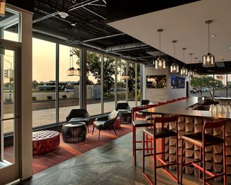 Holiday Inn Chicago - Midway Airport S by IHG - Chicago - Bar
