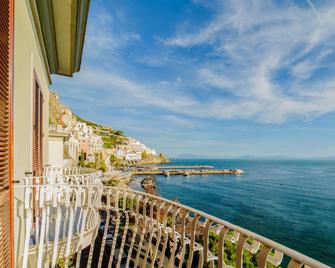 Hotel La Bussola - Amalfi - Balcony