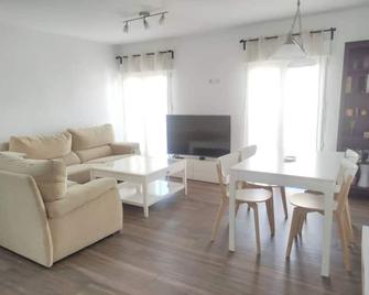 Cozy two bedrooms apartment with terrace - Madrid - Sala de estar