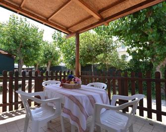 Camping Tre Archi - Porto Sant'Elpidio - Patio