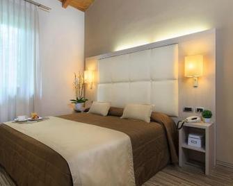 Antica Locanda Del Villoresi - Nerviano - Bedroom