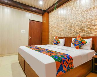 Fabhotel Doon Maira - Dehradun - Bedroom
