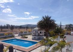 Casa en los pueblos magicos - Cadereyta de Montes - Alberca