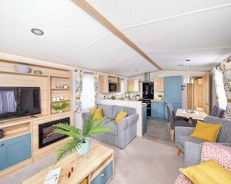 Platinum 2 Pet Friendly Sleeps 4 - Perranporth - Salon