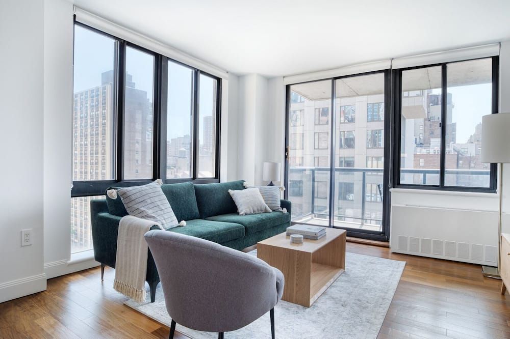 Fab Gramercy Park 1BR w/ Gym, Doorman & W/D, nr MSG, by Blueground - New York - Soggiorno