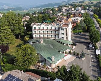 Hotel La Pineta - Cerro Veronese - Building