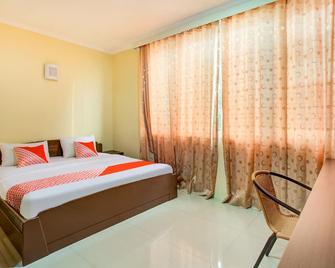 OYO 3148 Sofia Homestay Syariah - Bogor - Bedroom