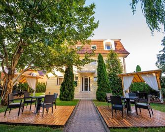 Hotel Imperial Premium - Timișoara - Innenhof