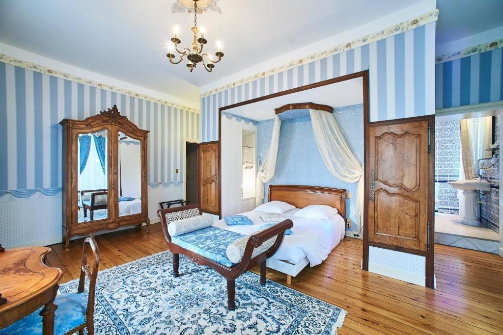 Chateau De La Richerie - Beaurepaire - Schlafzimmer
