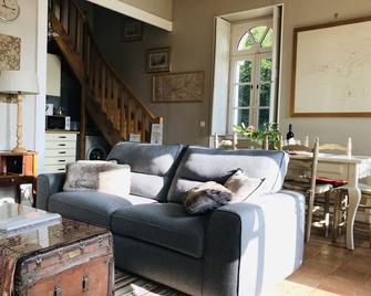 Maison de charme au coeur d'un parc de 45ha - Saint-Paterne-Racan - Sala de estar