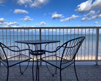Pinestead Reef Resort - Traverse City - Balcony