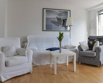 Vacation apartment 'Porthole' - Nienhagen - Huiskamer