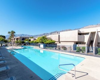 2 Spacious Units, Outdoor Pool, Kitchen, Free Parking! - Palm Springs - Svømmebasseng