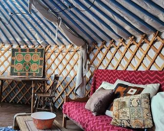 Cotc - The Coulee Yurt - Suite - Castor