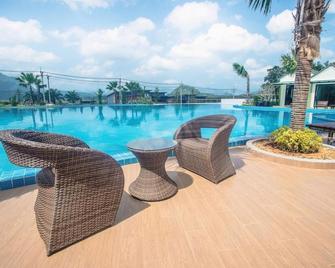 Saichol Grandview - Khura Buri - Piscina