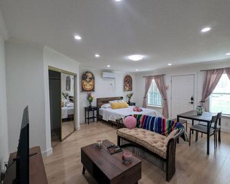 Cozy Casita in charming San Antonio Close to Downtown & Pearl - San Antonio - Quarto