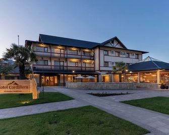 Hotel Cordillera - El Bolsón - Building