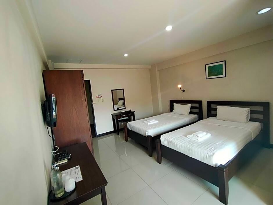 Home Place Lopburi Hotel - Lop Buri - Bedroom