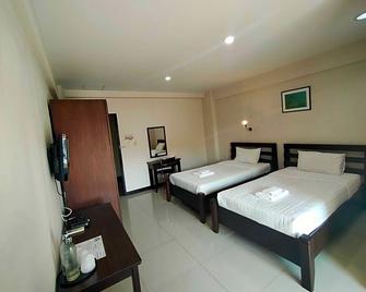 Home Place Lopburi Hotel - Lopburi - Schlafzimmer