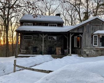 Picturesque Cabin in the Woods - Barryville - Building