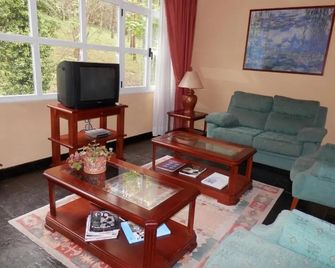 Vega Del Sella - Arriondas - Wohnzimmer