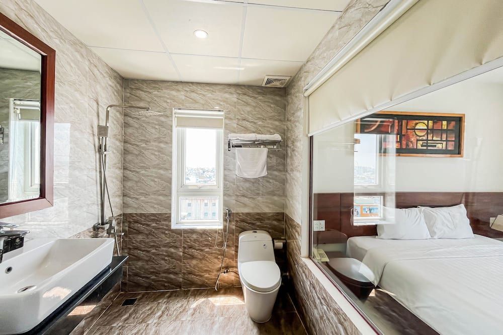 Quoc Cuong Center Da Nang Hotel by Haviland - Da Nang - Bathroom