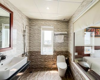 Quoc Cuong Center Da Nang Hotel by Haviland - Da Nang - Bathroom
