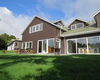 Patuha Rainforest Retreat - New Plymouth - Building