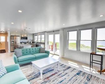 Ocean Views Steps to Private Beach A C - Truro - Living room