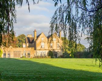 Bagden Hall Hotel - Huddersfield - Building