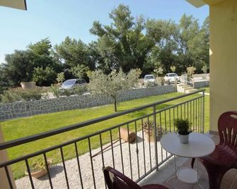 Askìa Rooms&breakfast - Ascea - Balcón