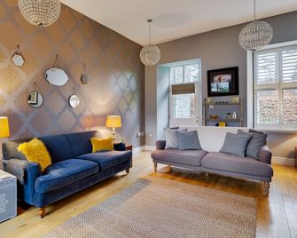 Westwood Cottage - Dundee - Living room